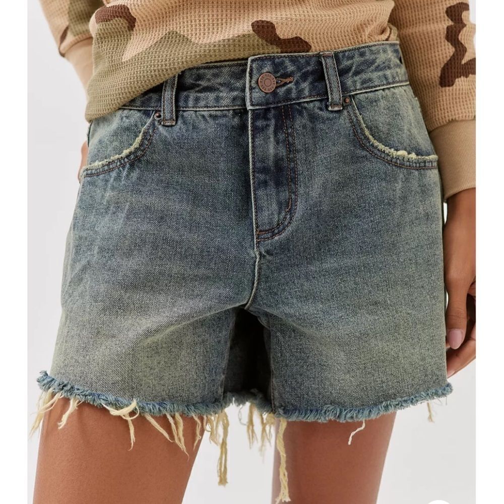 BDG Urban Outfitters A-Line Cutoff Raw Hem Women's Mid-Rise Jean Shorts Size 25